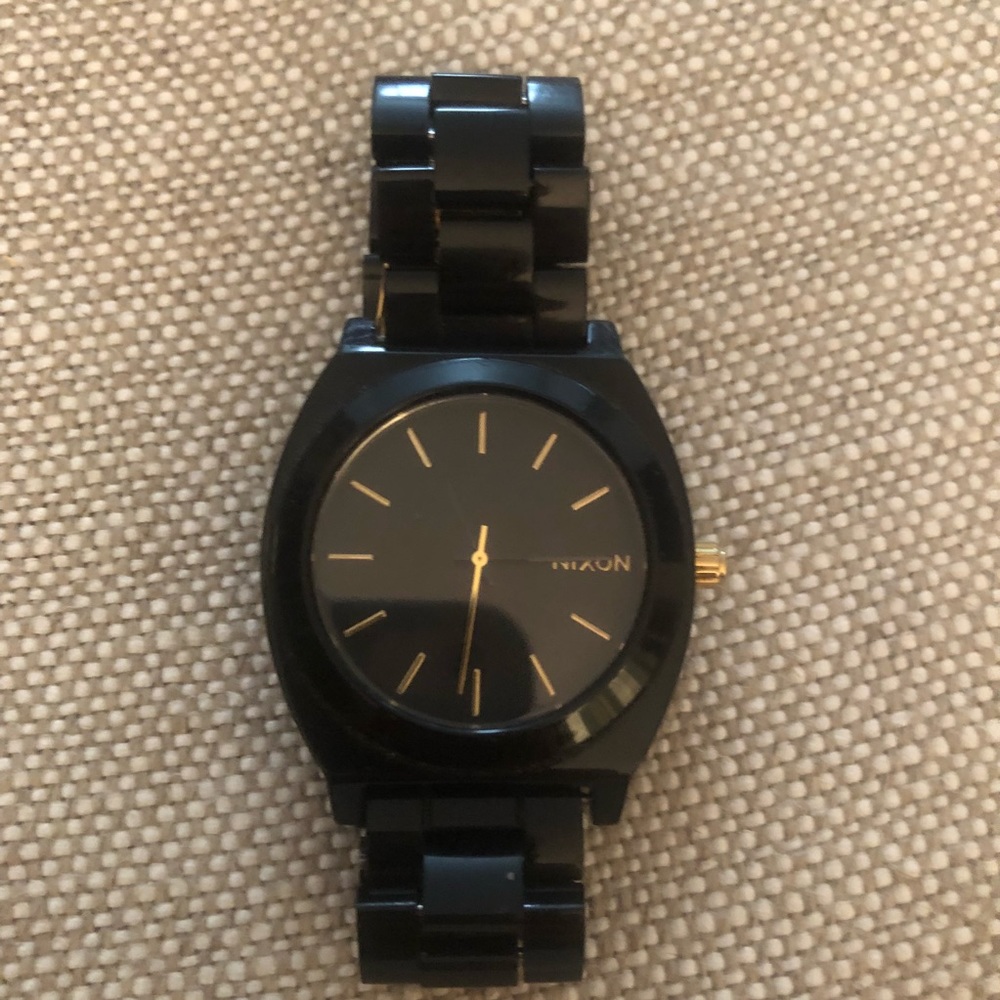 Nixon watch